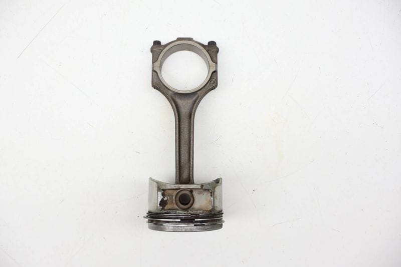 Piston / Connecting Rod 077107100M — Used (SKU 721522)