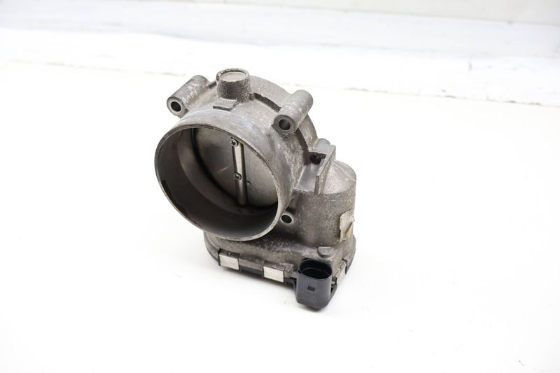 Throttle Body 077133062A — Used (SKU 721532)