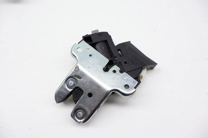Trunk Latch / Lock 4F5827505D — Used (SKU 721415)