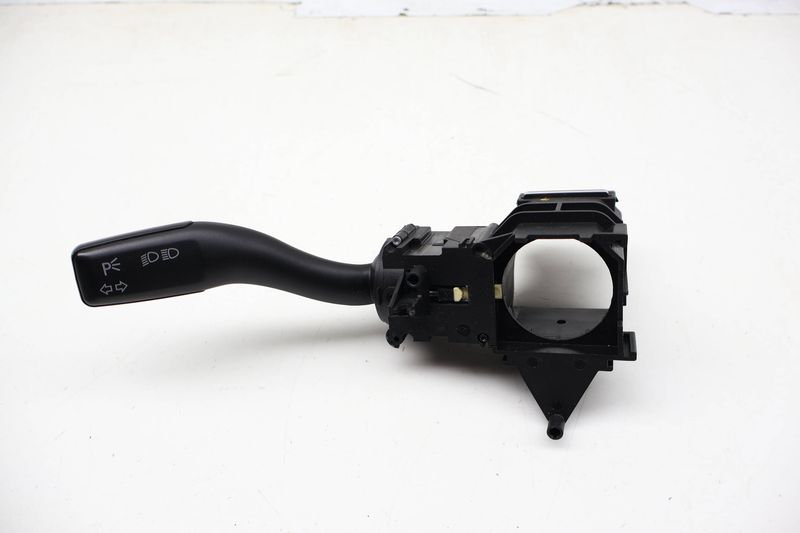 Turn Signal / High Beam Switch / Stalk 4E0953513A — Used (SKU 721235)