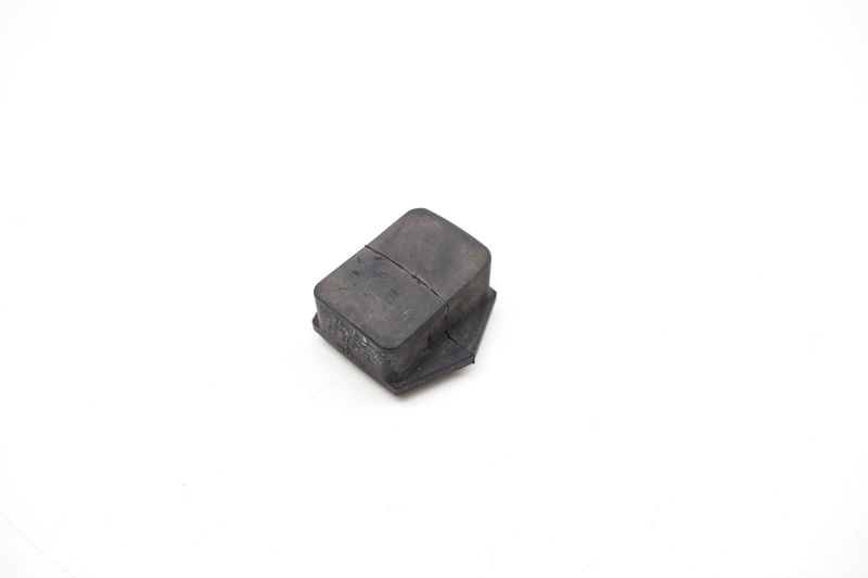 Upper Radiator Rubber Mount / Isolator 4E0121276 — Used (SKU 721738)