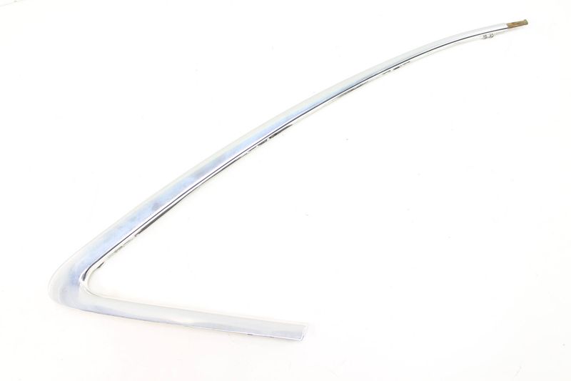 Quarter Window Glass Trim / Molding 8E5853346E — Used (SKU 181640)