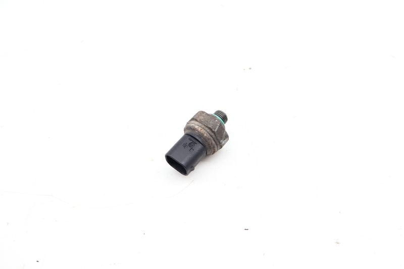 AC Pressure Switch / Sensor 64539141957 — Used (SKU 701930)