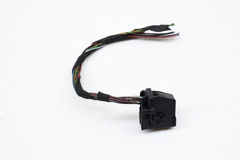 Instrument Cluster Wiring Connector / Pigtail 61138364654 — Used (SKU 701756)