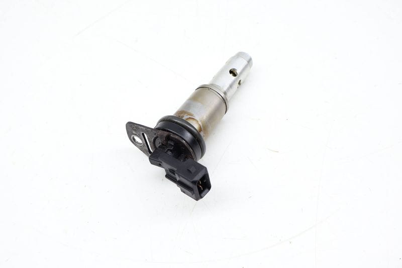 Vanos Solenoid Valve 11367585425 — Used (SKU 701640)