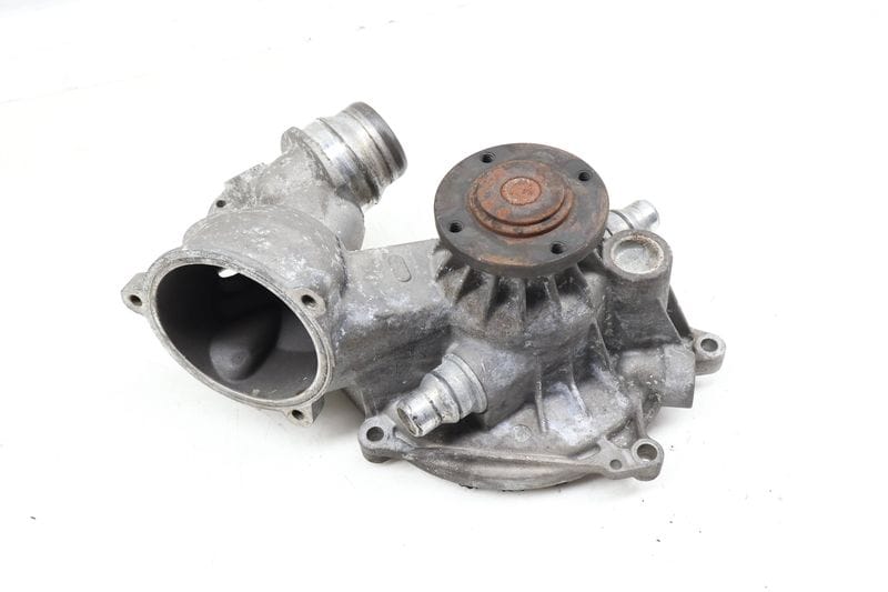 Coolant / Water Pump 11517586779 — Used (SKU 670134)