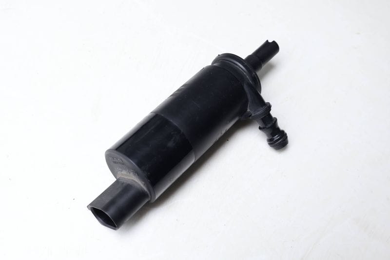 Headlight Washer Pump 67126973097 — Used (SKU 670053)