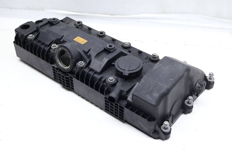 Engine Valve / Cylinder Head Cover 11127522160 — Used (SKU 670205)
