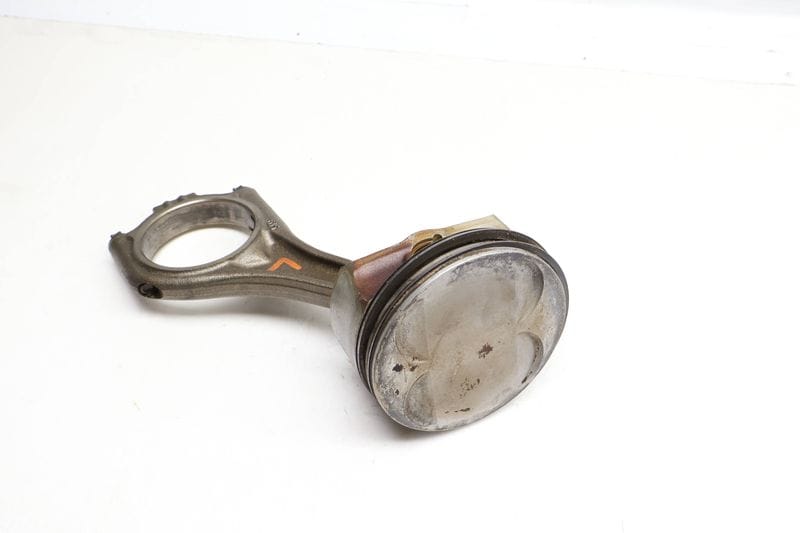Piston w/ Connecting Rod 11257542292 — Used (SKU 670154)