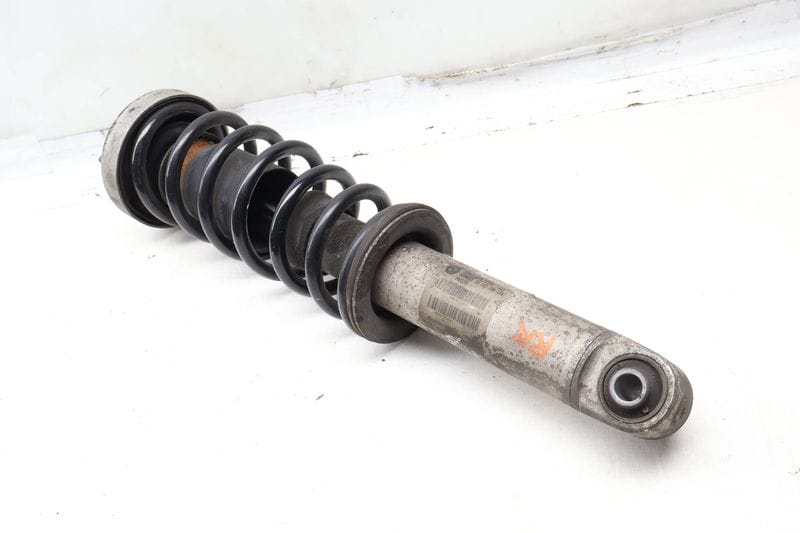 Strut Shock / Spring Assembly 33526767733 — Used (SKU 670201)