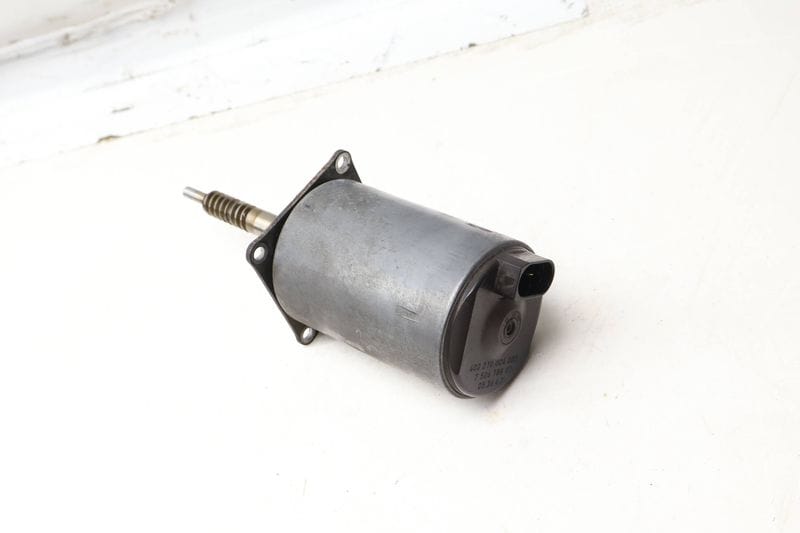 Vanos Valvetronic Timing Actuator 11377506788 — Used (SKU 670123)