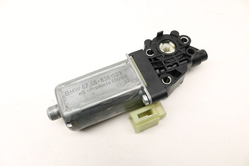 Window Sunshade / Sun Shade Motor 67658381523 — Used (SKU 418698)