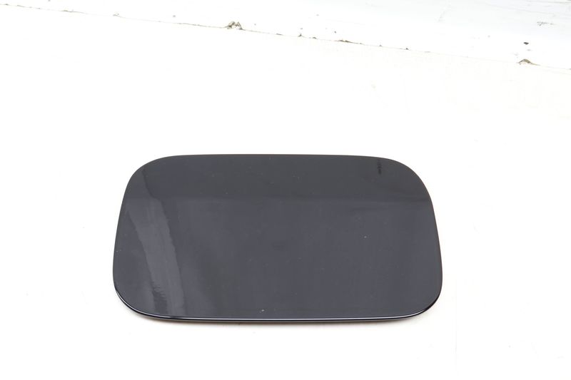 Gas / Fuel Filler Door 51177055877 — Used (SKU 646627)