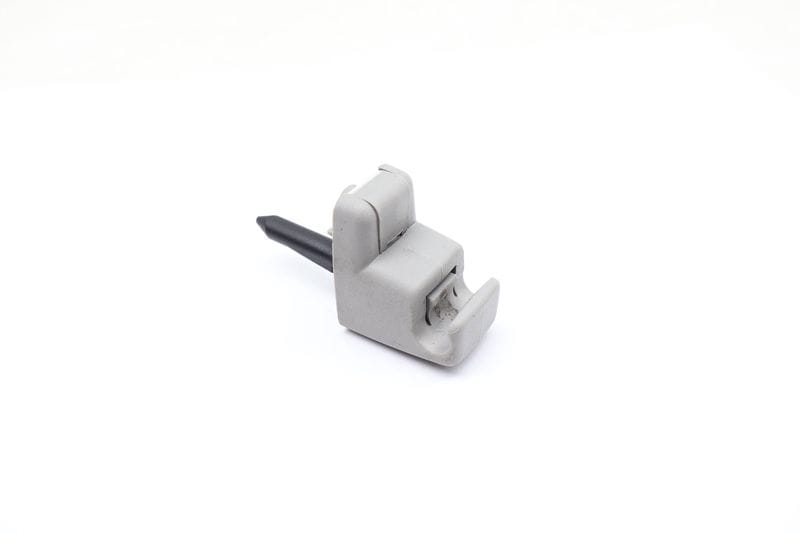 Sun Visor Clip / Bracket 51163418728 — Used (SKU 646445)
