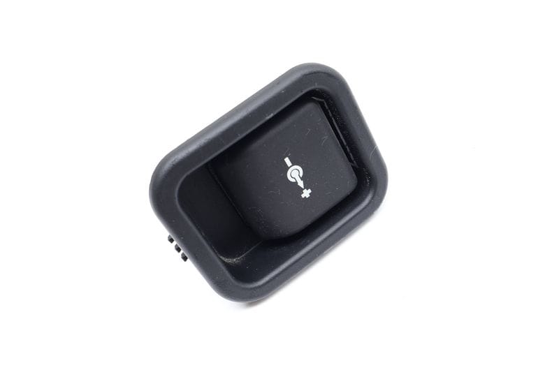 Power Outlet 61347040621 — Used (SKU 646421)