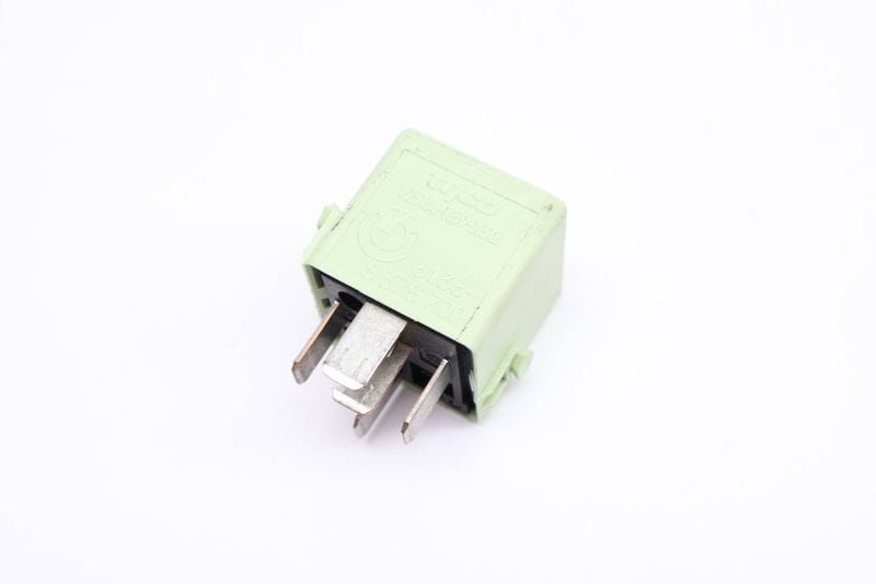 Relay 61368373700 — Used (SKU 646332)