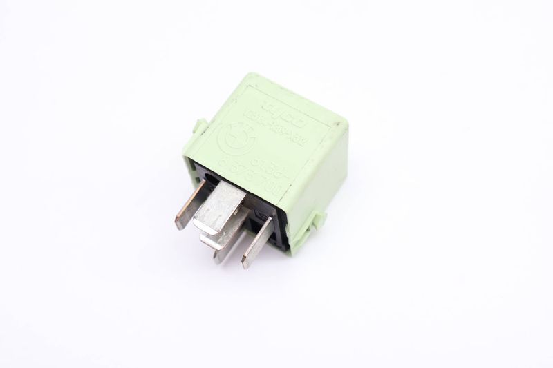 Relay 61368373700 — Used (SKU 646333)