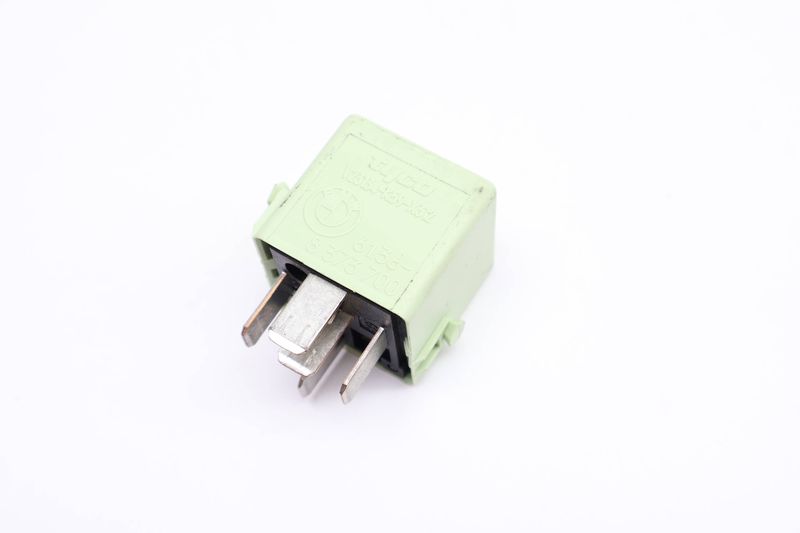 Relay 61368373700 — Used (SKU 646334)
