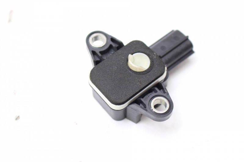 Center Impact Crash Sensor 8P0955557 — Used (SKU 245993)