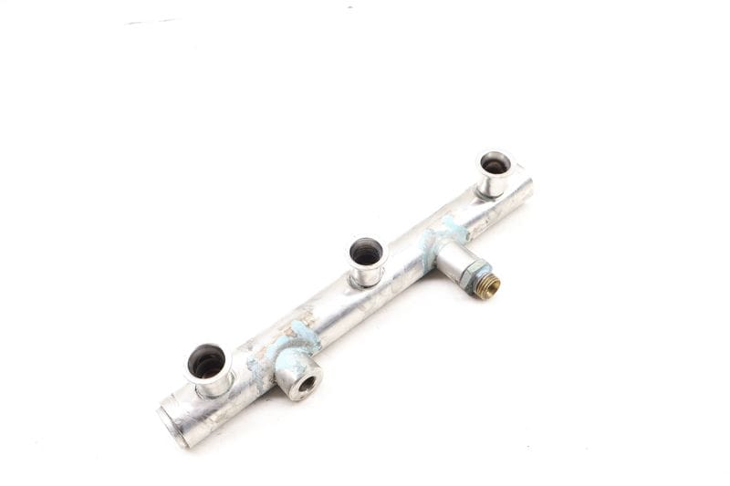 Fuel Rail 06E130089B — Used (SKU 653507)