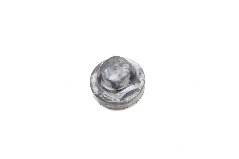 Lower Radiator Rubber Mount 8D0121275 — Used (SKU 653417)