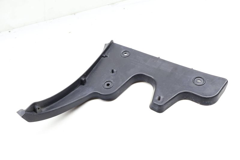 Bumper Guide / Bracket 4F5807454 — Used (SKU 653446)
