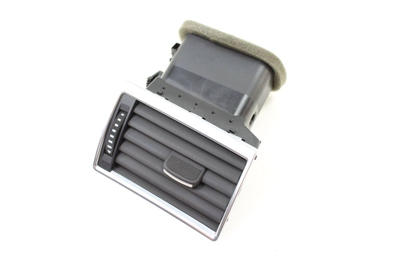 Dash Air Vent 4E0820902 — Used (SKU 184471)