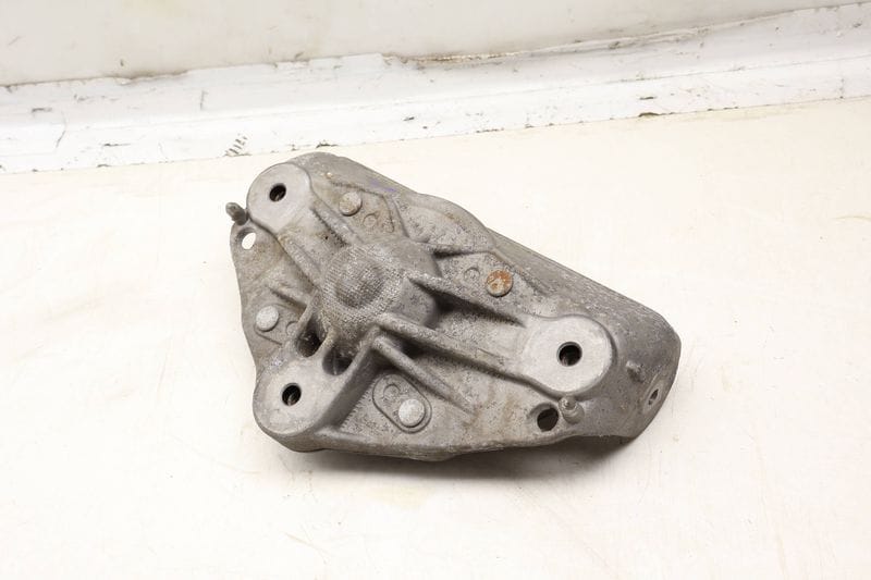 Upper Strut Mount 7L0412391D — Used (SKU 671365)