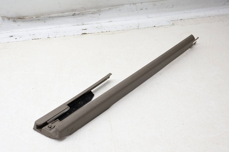 Seat Rail Cover 7L0881463M — Used (SKU 671166)