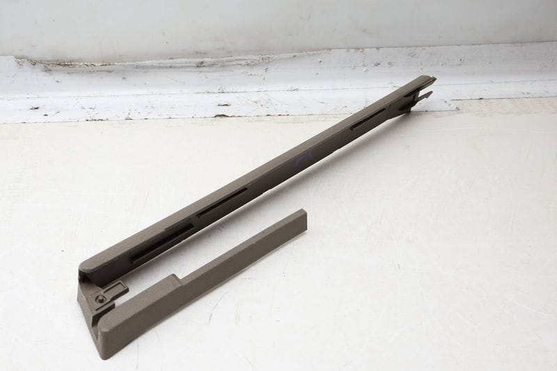 Seat Rail Cover 7L0881464K — Used (SKU 671167)