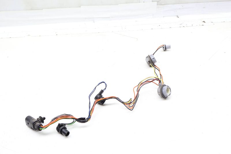 Lower Tail Light Bulb Socket Holder / Harness 4L0945221A — Used (SKU 671234)