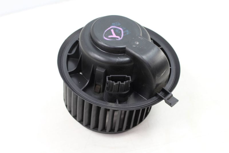 Blower Motor 7H0819021 — Used (SKU 195920)