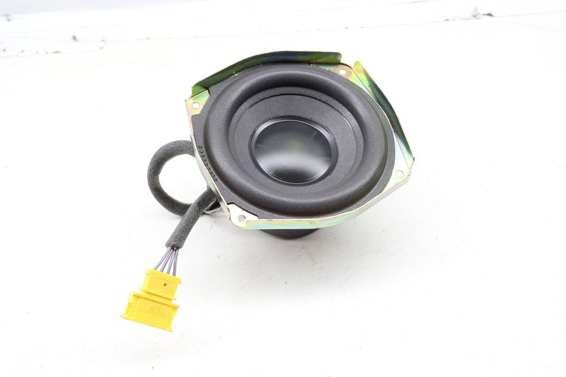 Bose Speaker / Subwoofer 4L0035382B — Used (SKU 671240)