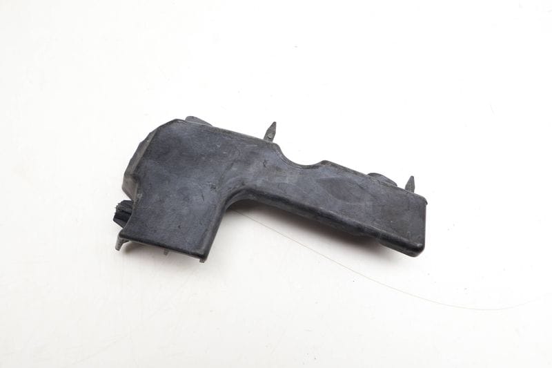 Bumper Guide / Bracket 8E0807283E — Used (SKU 713152)