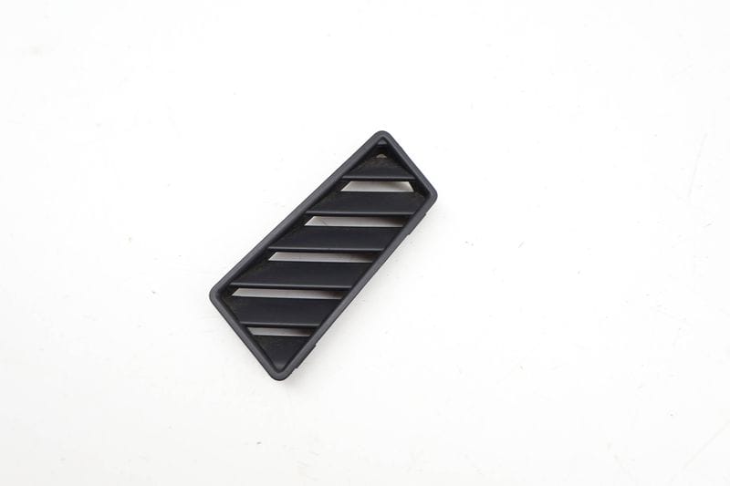 Upper Dash Defrost Air Vent 8E0819794B — Used (SKU 712854)
