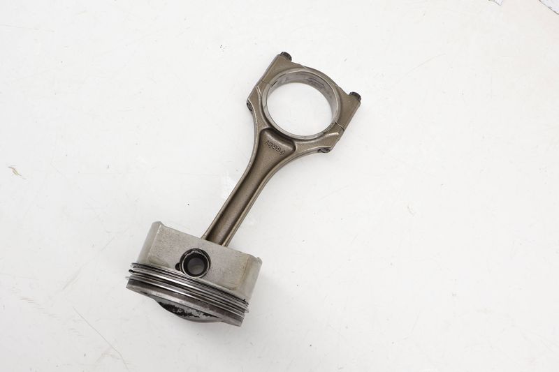 Piston w/ Connecting Rod 079107065AH — Used (SKU 713223)