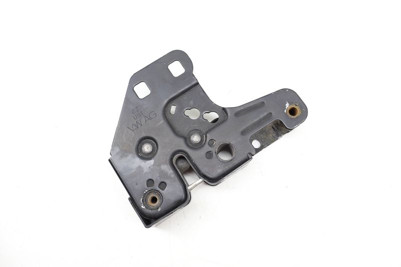 Lower Hood Latch / Lock 8E0823509D — Used (SKU 712999)