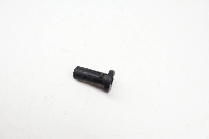 Radiator Mount Bolt / Pin 4B3121200 — Used (SKU 713042)