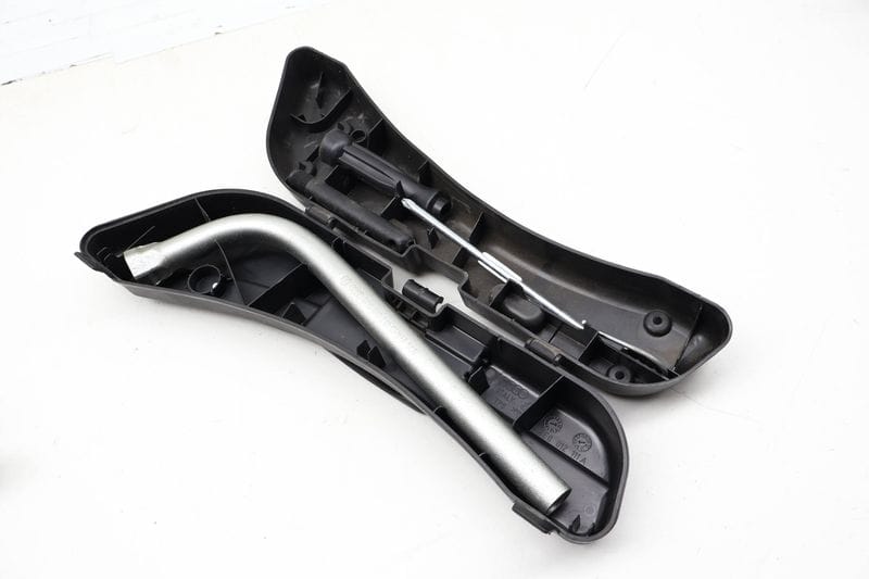 Tool Kit 8E0012111A — Used (SKU 713131)