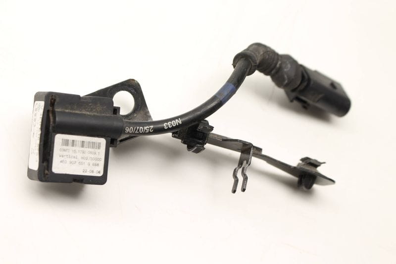 Air Shock / Spring Acceleration Sensor 4E0616575J — Used (SKU 264557)