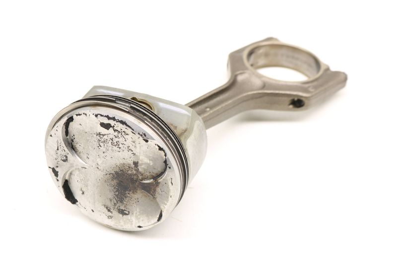 Piston w/ Connecting Rod 11257558528 — Used (SKU 415883)