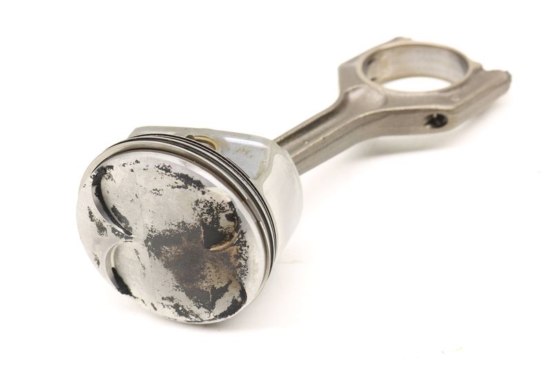 Piston w/ Connecting Rod 11257558528 — Used (SKU 415886)