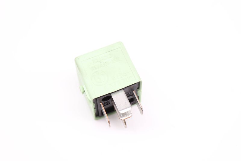 Relay 61368373700 — Used (SKU 557213)