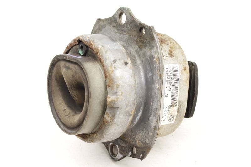 Engine / Motor Mount 22116865146 — Used (SKU 286190)