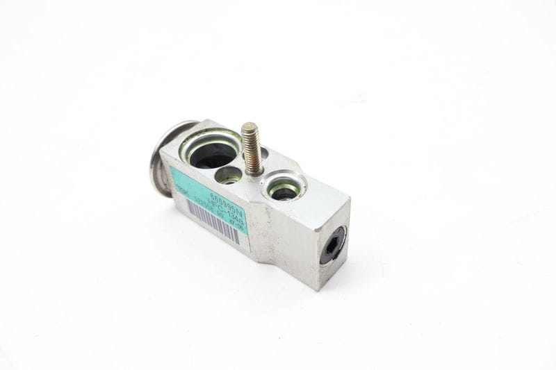 AC Expansion Valve 99657392901 — Used (SKU 693568)