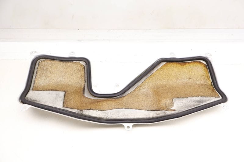 Engine Belt Cover / Shield 98650418100 — Used (SKU 693507)