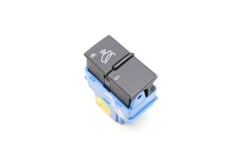 Tow Alarm Switch / Button 8E1962109A — Used (SKU 646025)