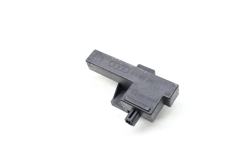 Kessy / Keyless Entry Antenna 4F0907247 — Used (SKU 645542)