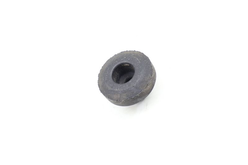 Lower Radiator Rubber Mount 8D0121275 — Used (SKU 645610)