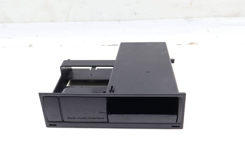 MMI / Ami Interface Module Housing 4E0060700 — Used (SKU 645559)